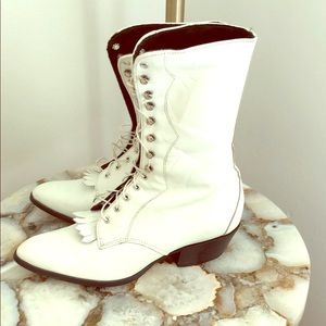 Vintage white leather boots with fringe detail